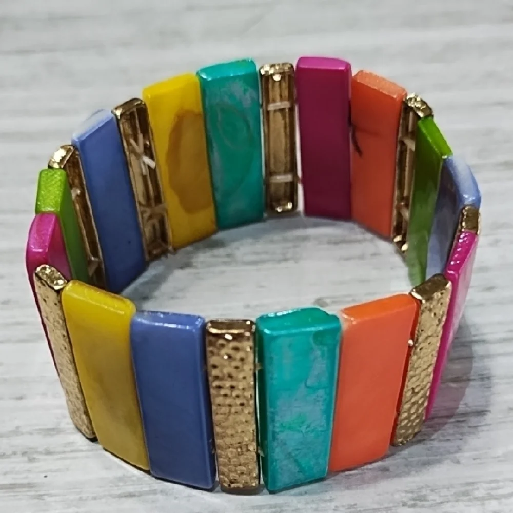 Colorful Multicolor Stretch Bracelet With Gold Tone And Possible Stone Beads
